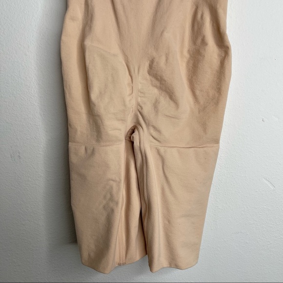 SPANX Nude High Waisted Mid Thigh Short Shape-wear Tummy-Control Seamless Small - Picture 11 of 15